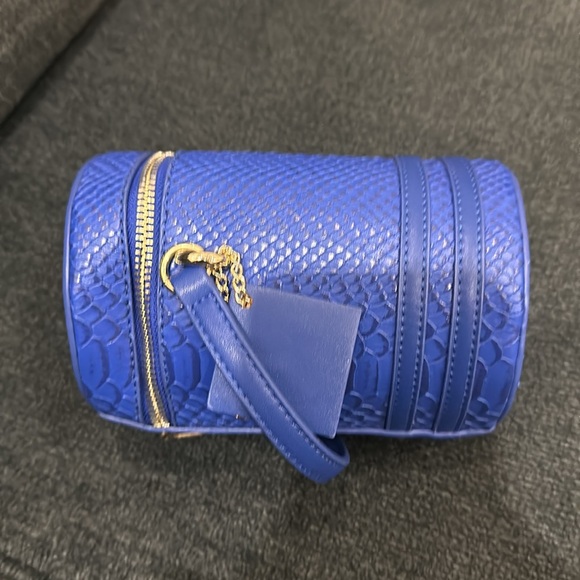 Tote & Carry Barrel Bag (Small) - Picture 5 of 6